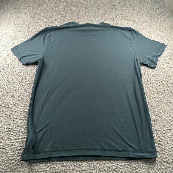 Vuori Men's Strat Tech Tee XL Green Athletic Crew Neck Workout Casual - Picture 6 of 9